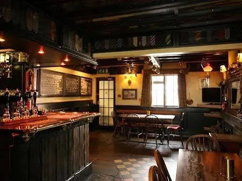 The Nag's Head Szálloda 4*