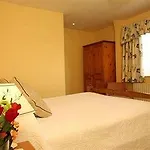 The Nag's Head 4*